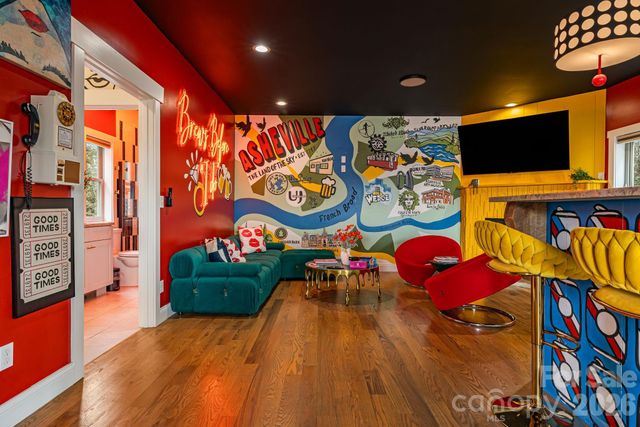 26 Upstream Way, Asheville, NC 28806