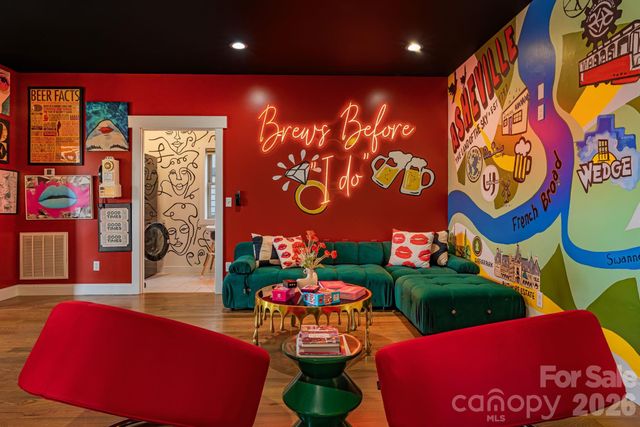 26 Upstream Way, Asheville, NC 28806