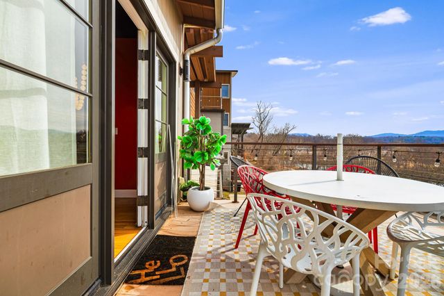 26 Upstream Way, Asheville, NC 28806