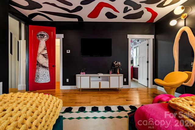 26 Upstream Way, Asheville, NC 28806