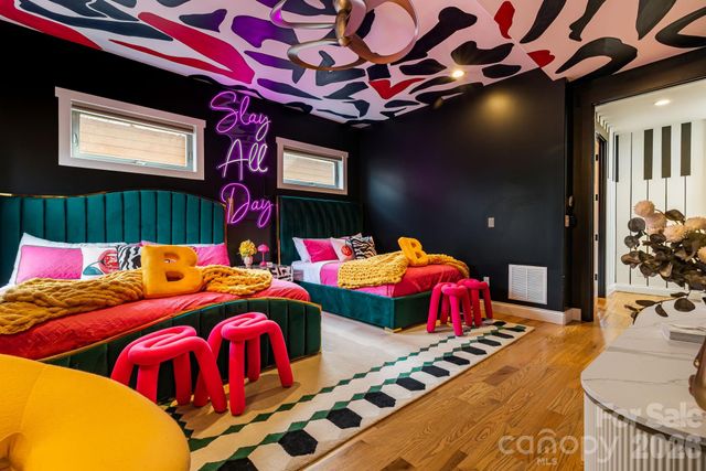 26 Upstream Way, Asheville, NC 28806