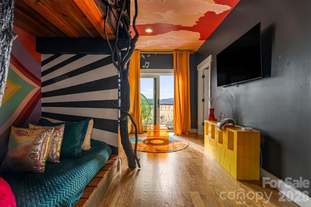 26 Upstream Way, Asheville, NC 28806