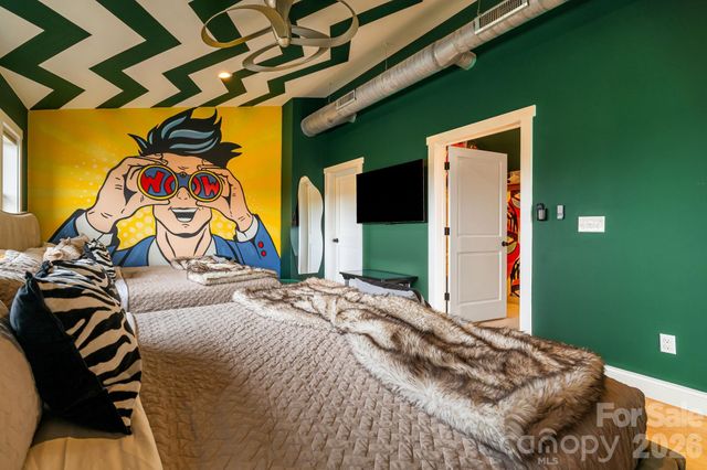 26 Upstream Way, Asheville, NC 28806