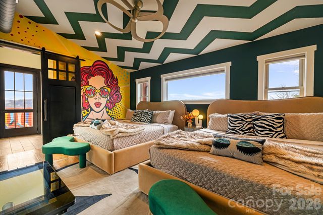 26 Upstream Way, Asheville, NC 28806