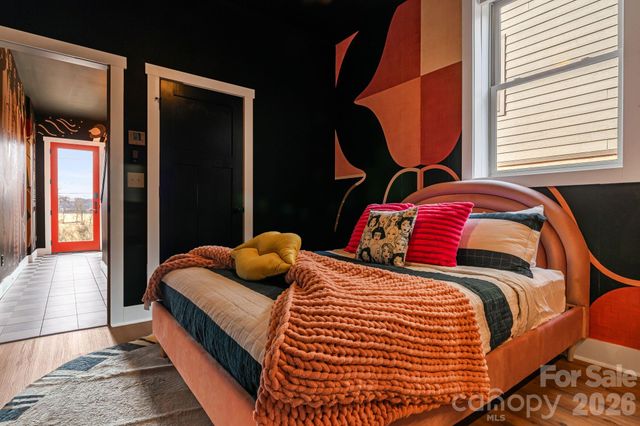 26 Upstream Way, Asheville, NC 28806