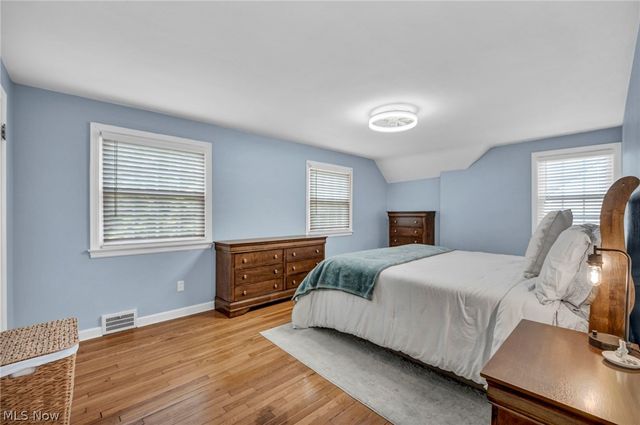 3683 Stoer Road, Shaker Heights, OH 44122