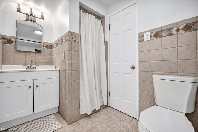 3683 Stoer Road, Shaker Heights, OH 44122