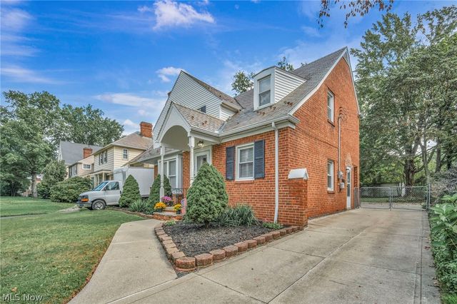 3683 Stoer Road, Shaker Heights, OH 44122