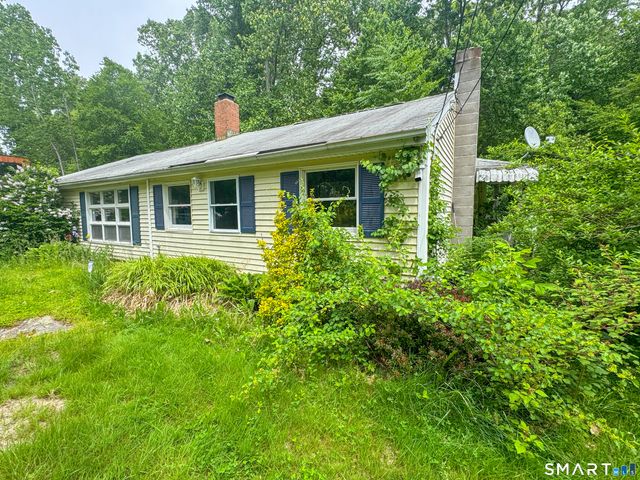 11 Brook Trail, East Hampton, CT 06424