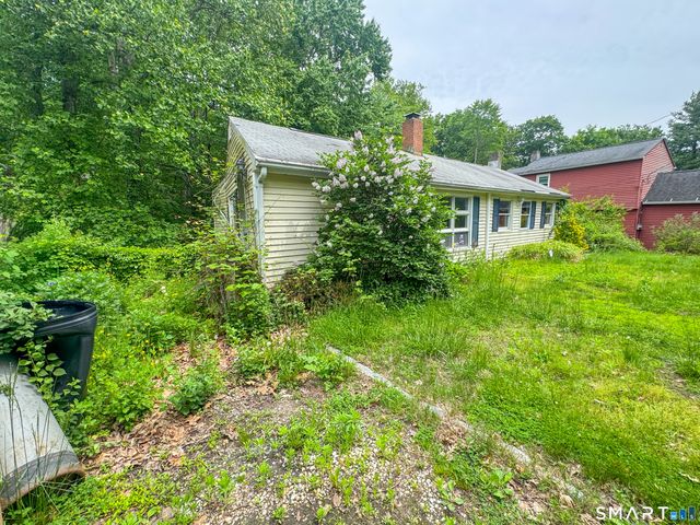 11 Brook Trail, East Hampton, CT 06424