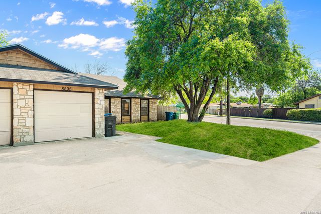 5202 GAWAIN DR, San Antonio, TX 78218