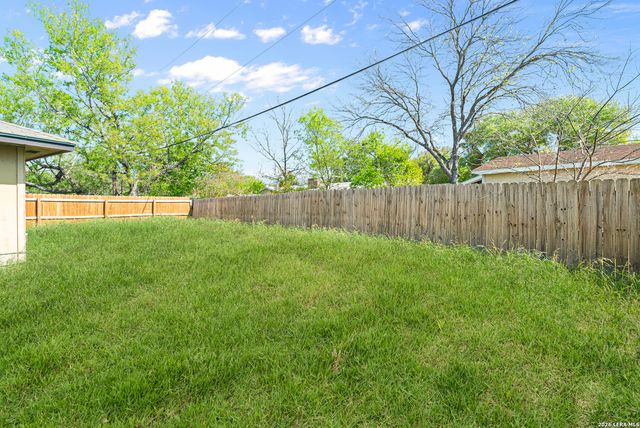 5202 GAWAIN DR, San Antonio, TX 78218