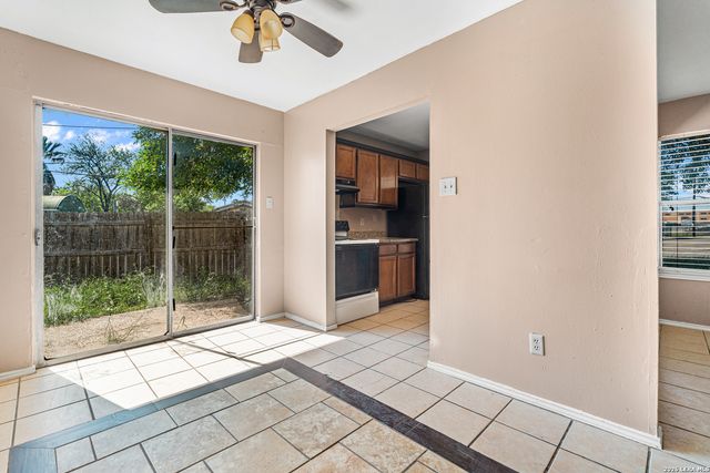 5202 GAWAIN DR, San Antonio, TX 78218