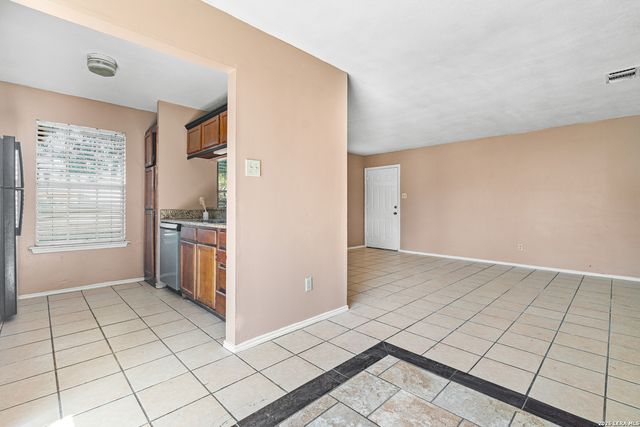 5202 GAWAIN DR, San Antonio, TX 78218