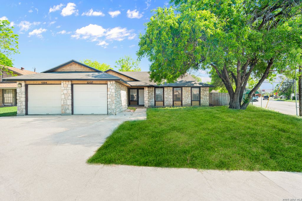 5202 GAWAIN DR, San Antonio, TX 78218