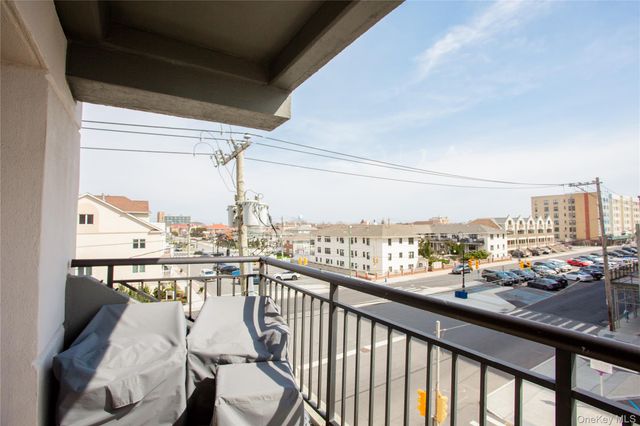 100 W Broadway 3-D, Long Beach, NY 11561