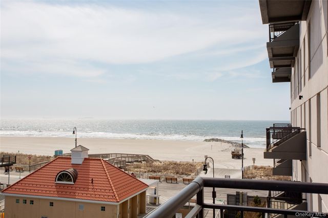 100 W Broadway 3-D, Long Beach, NY 11561