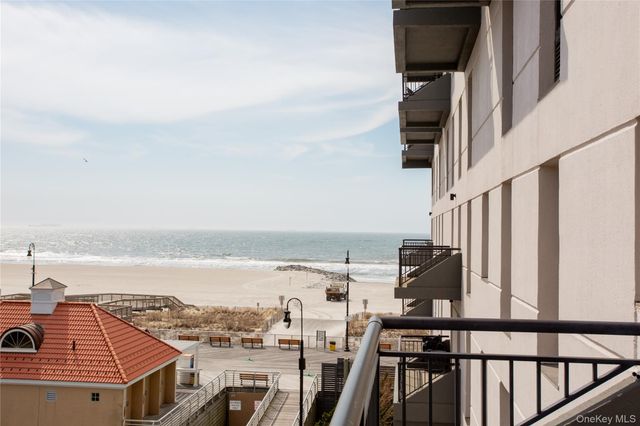 100 W Broadway 3-D, Long Beach, NY 11561
