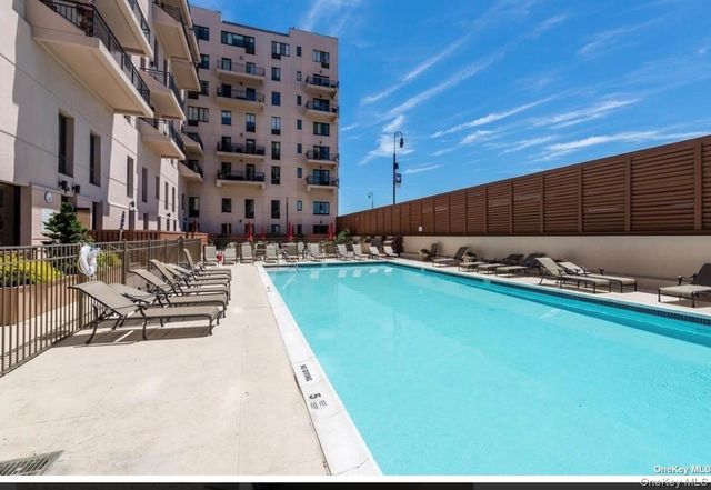 100 W Broadway 3-D, Long Beach, NY 11561