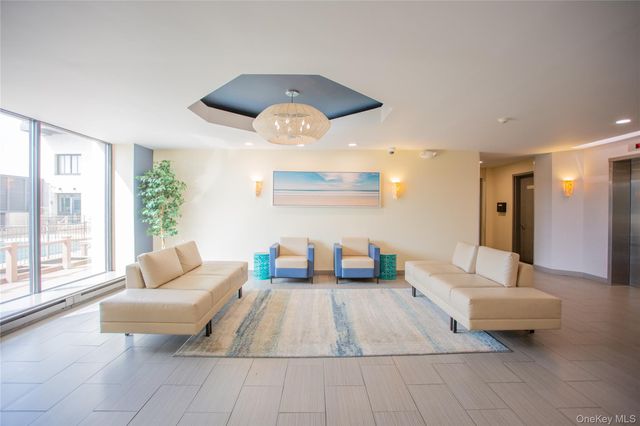 100 W Broadway 3-D, Long Beach, NY 11561