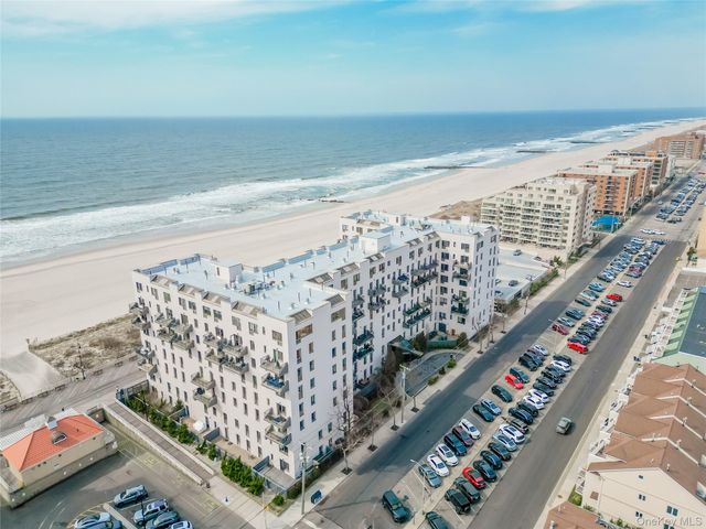 100 W Broadway 3-D, Long Beach, NY 11561