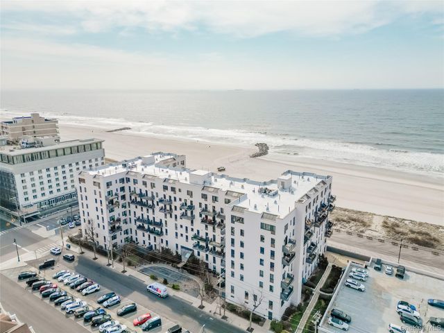 100 W Broadway 3-D, Long Beach, NY 11561