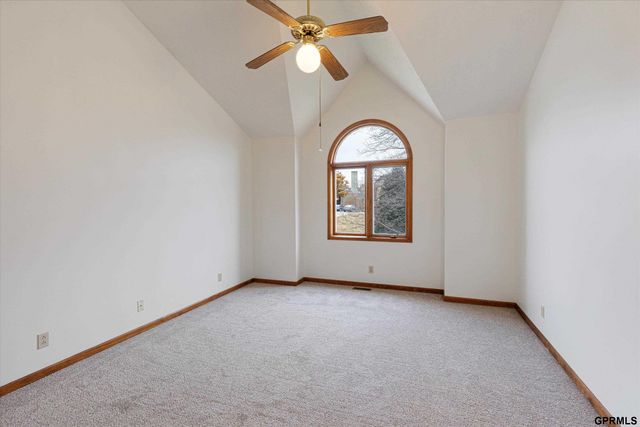 12712 S 28th Avenue, Bellevue, NE 68123