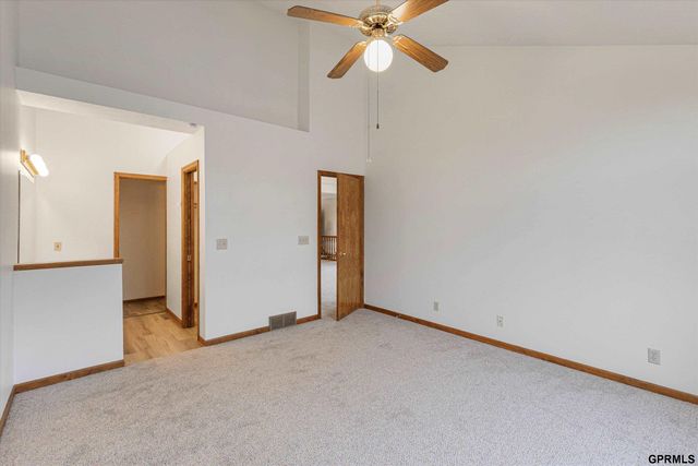 12712 S 28th Avenue, Bellevue, NE 68123