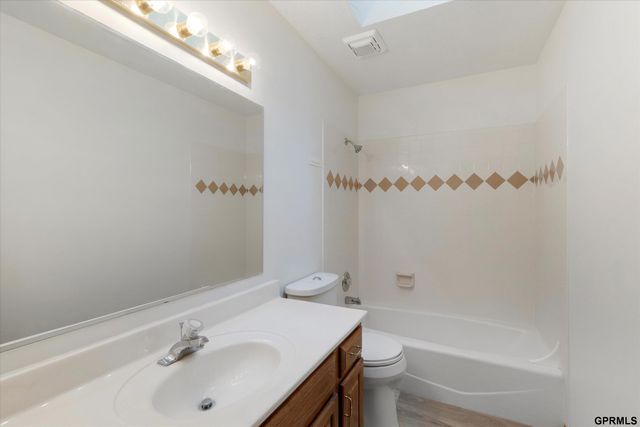 12712 S 28th Avenue, Bellevue, NE 68123