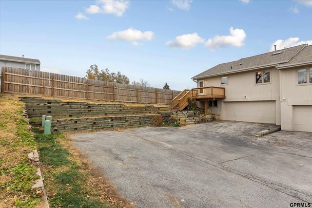 12712 S 28th Avenue, Bellevue, NE 68123