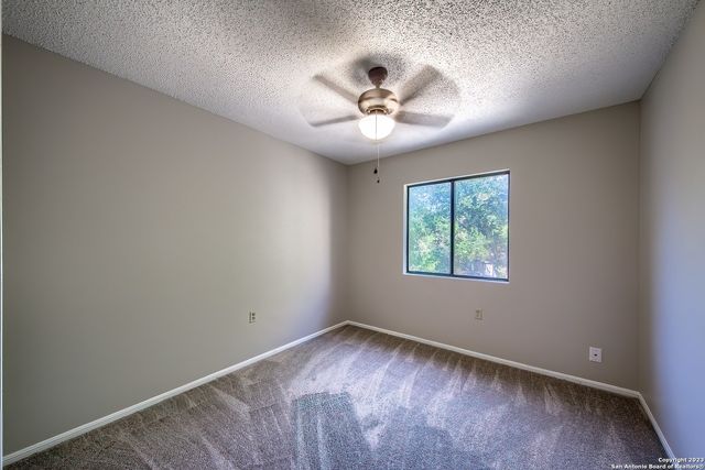 16615 SPRUCE TREE LN, San Antonio, TX 78247