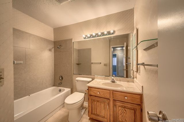 16615 SPRUCE TREE LN, San Antonio, TX 78247
