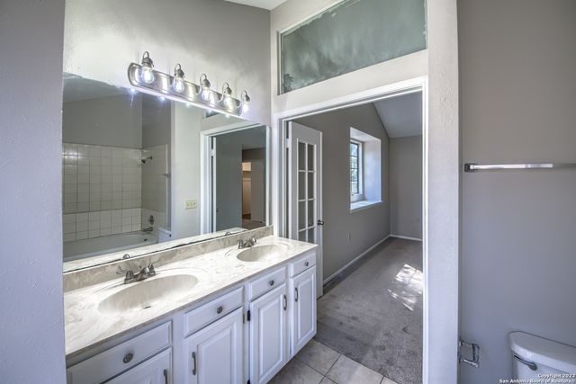 16615 SPRUCE TREE LN, San Antonio, TX 78247