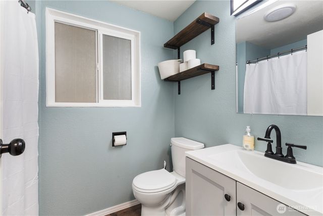 408 Cothary ST, Wilkeson, WA 98396