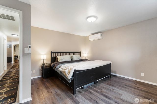 408 Cothary ST, Wilkeson, WA 98396