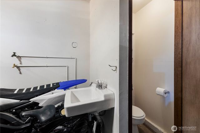 408 Cothary ST, Wilkeson, WA 98396