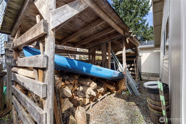 408 Cothary ST, Wilkeson, WA 98396