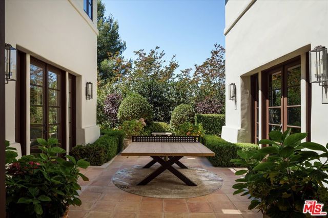 2481 Summitridge Drive, Beverly Hills, CA 90210