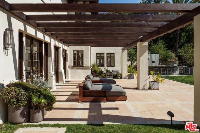 2481 Summitridge Drive, Beverly Hills, CA 90210