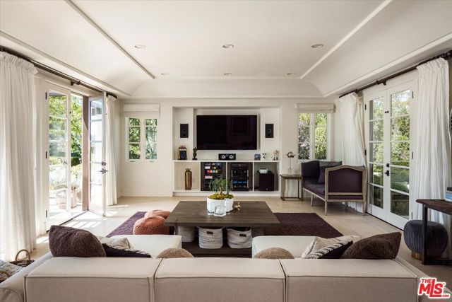 2481 Summitridge Drive, Beverly Hills, CA 90210