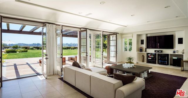 2481 Summitridge Drive, Beverly Hills, CA 90210