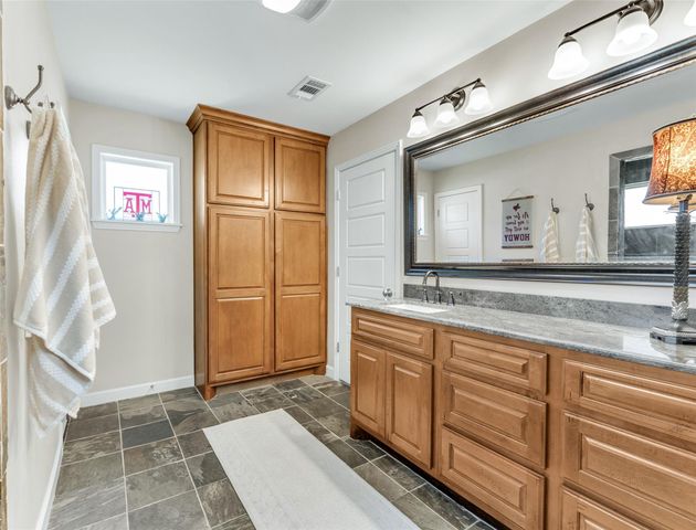 902 Woodland Parkway, College Station, TX 77840