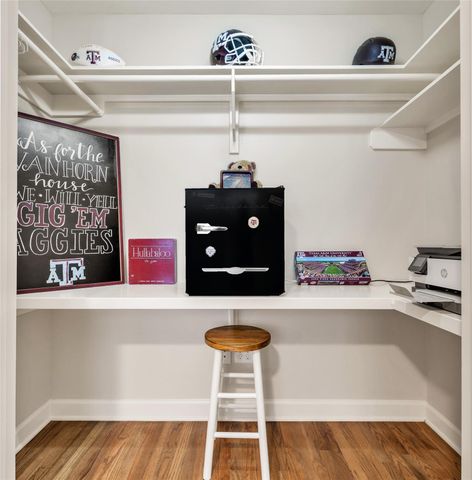 902 Woodland Parkway, College Station, TX 77840