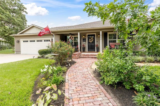 902 Woodland Parkway, College Station, TX 77840