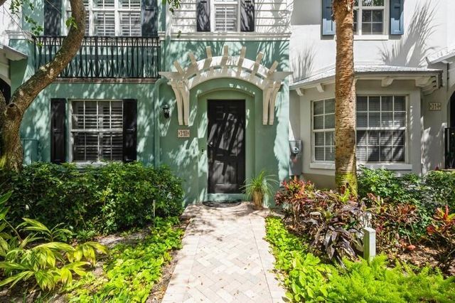 310 E Mallory Circle, Delray Beach, FL 33483