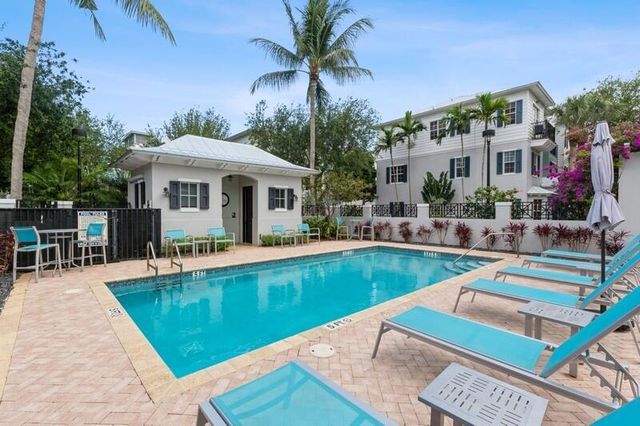 310 E Mallory Circle, Delray Beach, FL 33483