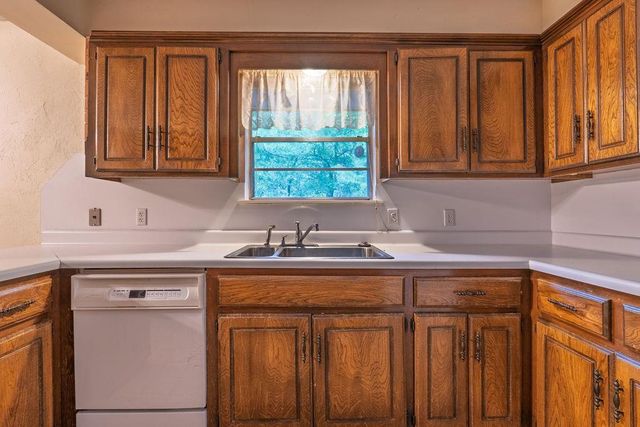 9 N Gilpin Avenue, Shawnee, OK 74804