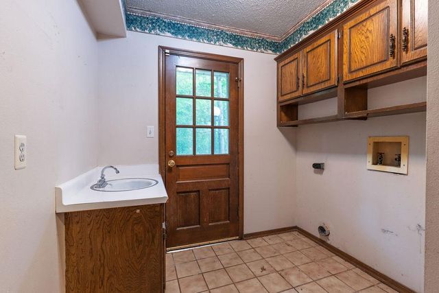 9 N Gilpin Avenue, Shawnee, OK 74804
