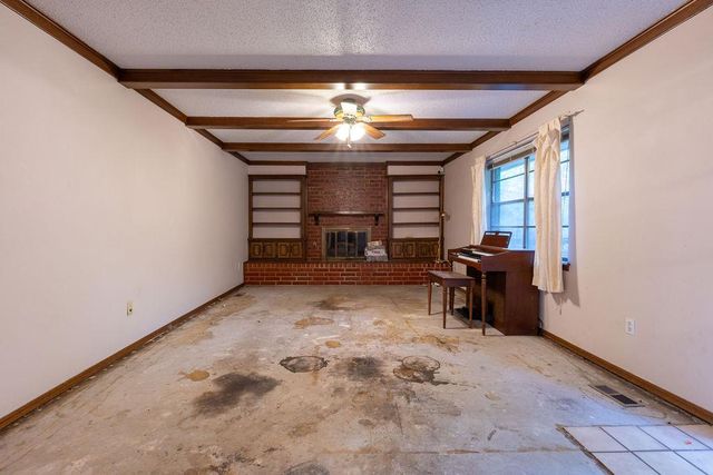 9 N Gilpin Avenue, Shawnee, OK 74804