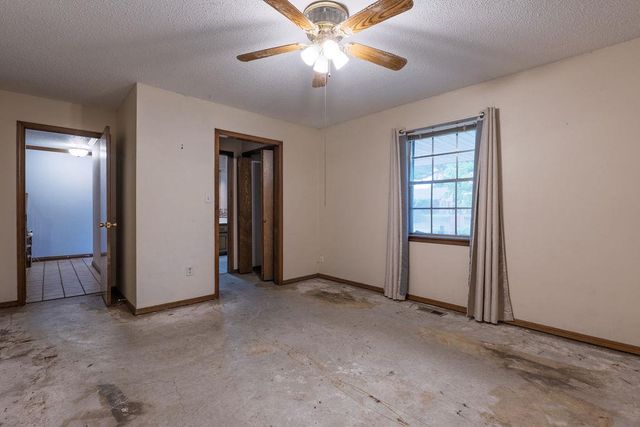 9 N Gilpin Avenue, Shawnee, OK 74804